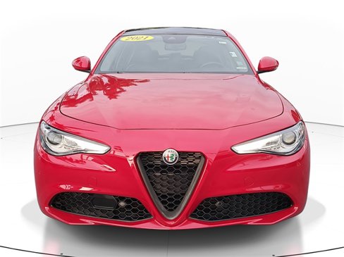 Used 2021 Alfa Romeo Giulia Sprint w/ Sun & Sound Package image 2