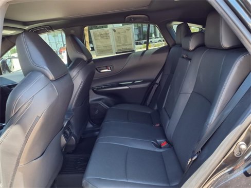 Used 2023 Toyota Venza Limited image 30