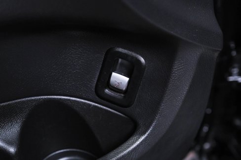 Used 2015 Mercedes-Benz C 300 Sedan image 39