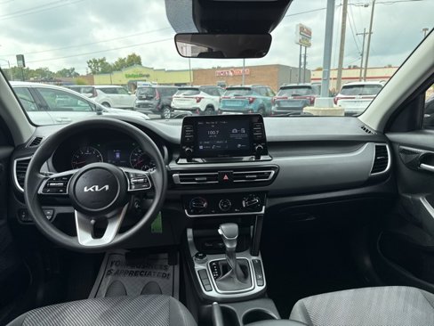 Used 2023 Kia Seltos LX image 27