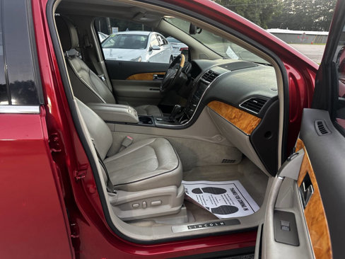 Used 2012 Lincoln MKX AWD image 19