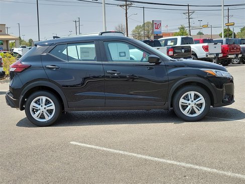 New 2024 Nissan Kicks S image 12