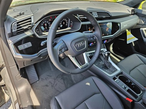 New 2025 Audi Q3 2.0T Premium image 9