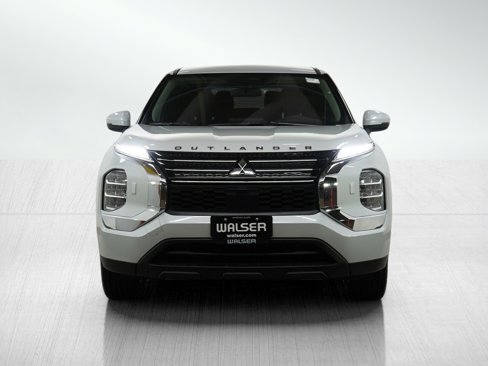 Used 2024 Mitsubishi Outlander ES image 8