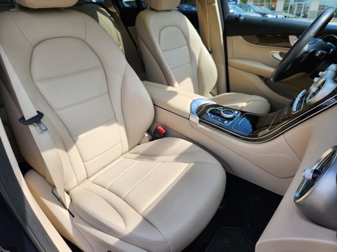 Used 2019 Mercedes-Benz GLC 300 4MATIC image 14