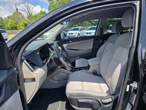 Used 2018 Hyundai Tucson SE image 11