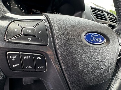 Used 2019 Ford Explorer XLT image 37