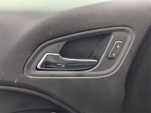 Used 2017 Chevrolet Colorado LT image 12