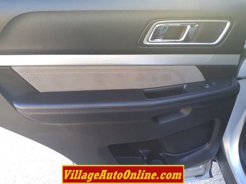 Used 2017 Ford Explorer XLT w/ Equipment Group 202A image 26