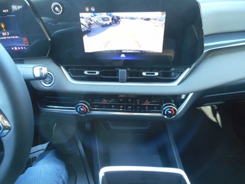 New 2025 Chevrolet Equinox LT w/ Convenience Package II image 14