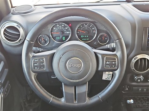 Used 2016 Jeep Wrangler Unlimited Sahara w/ Connectivity Group image 3