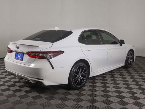 Used 2022 Toyota Camry SE image 8