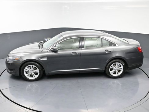 Used 2017 Ford Taurus SE image 42