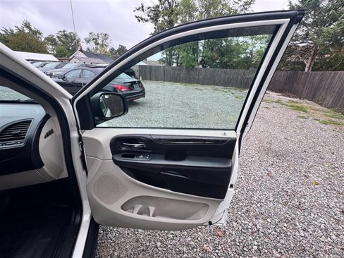 Used 2012 RAM C/V image 27