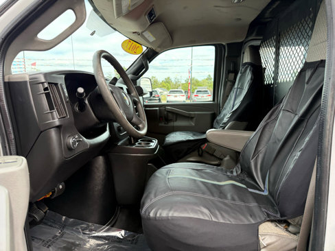 Used 2017 Chevrolet Express 2500 image 15