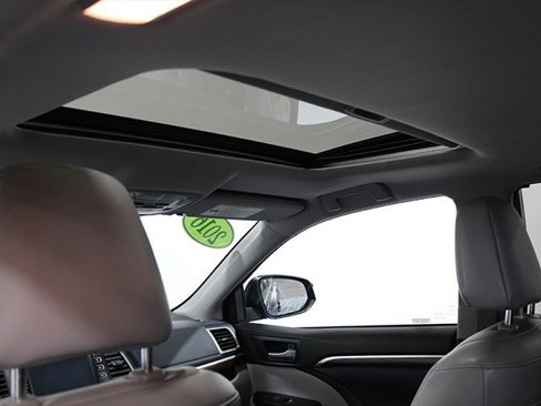 Used 2016 Toyota Highlander Limited image 10