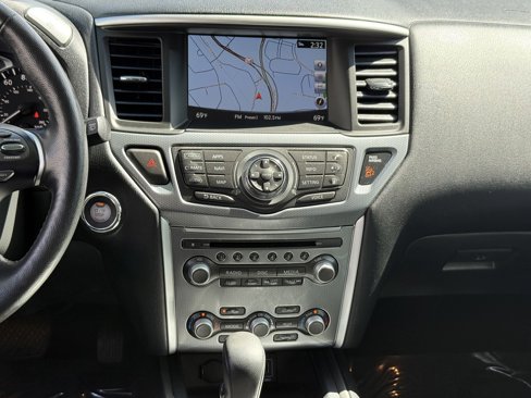 Used 2019 Nissan Pathfinder SL image 22