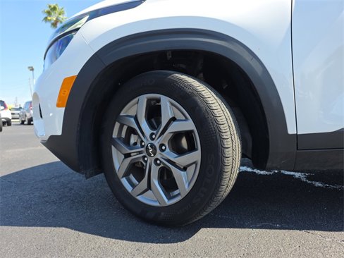 Certified 2024 Kia Seltos S image 30