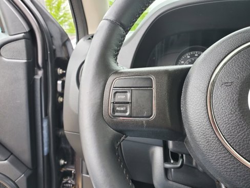 Certified 2016 Jeep Patriot High Altitude image 12