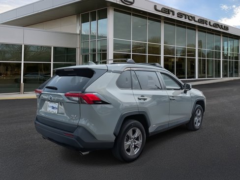 Used 2022 Toyota RAV4 XLE image 3
