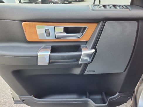 Used 2015 Land Rover LR4 HSE image 24