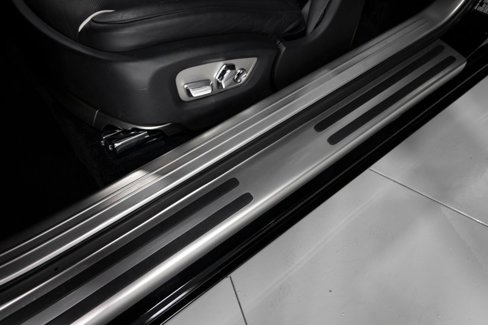 Used 2018 Rolls-Royce Dawn image 36