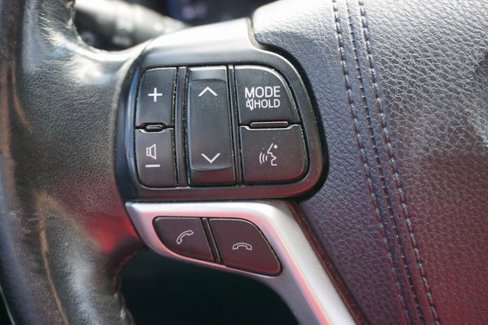 Used 2017 Toyota Highlander FWD V6 image 15