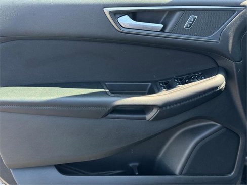 Used 2017 Ford Edge SE image 14