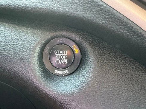 Certified 2016 Jeep Cherokee Limited image 37