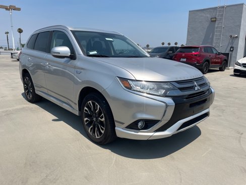 Used 2018 Mitsubishi Outlander GT image 3