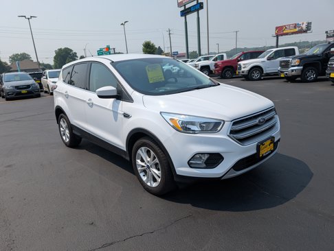 Used 2017 Ford Escape SE image 2
