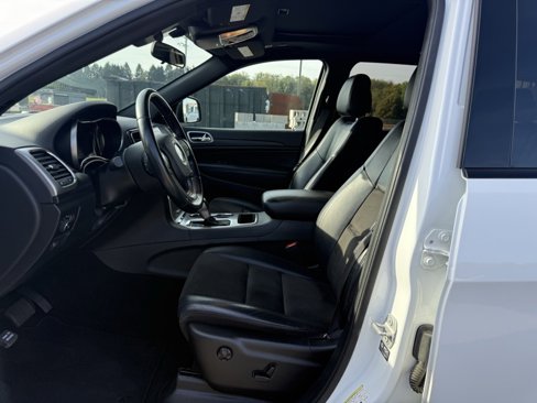 Used 2021 Jeep Grand Cherokee Laredo X image 10