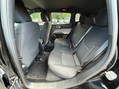 Used 2023 Jeep Compass Sport image 20