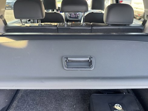 Used 2022 Volkswagen Tiguan SE image 16