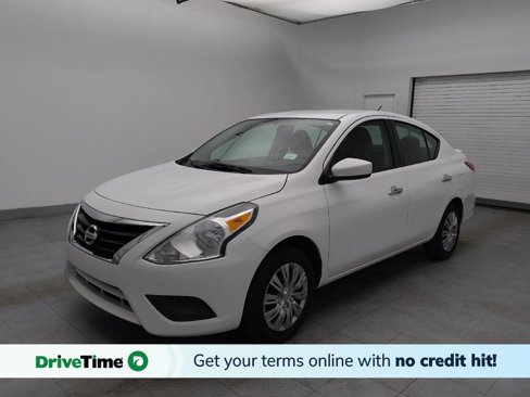Used 2019 Nissan Versa SV image 1
