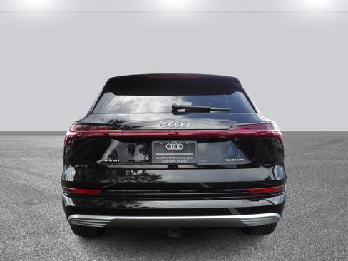 Used 2022 Audi e-tron Premium w/ Towing Package image 5