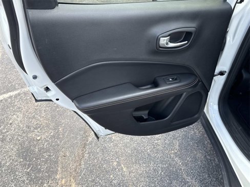 Used 2019 Jeep Compass Latitude w/ Popular Equipment Group image 18