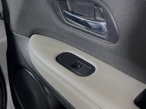 Used 2019 Honda HR-V LX image 31