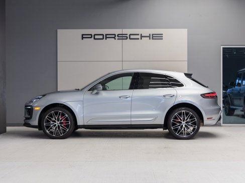 Certified 2022 Porsche Macan S image 2