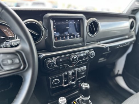 Used 2023 Jeep Wrangler Unlimited image 18