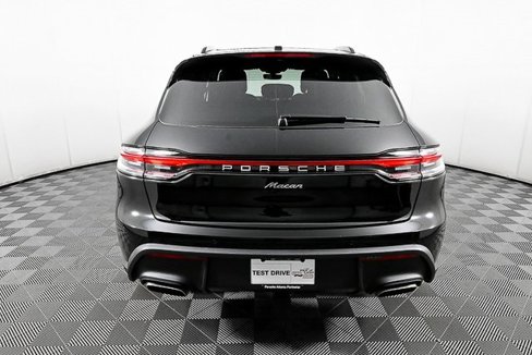 Certified 2025 Porsche Macan image 27