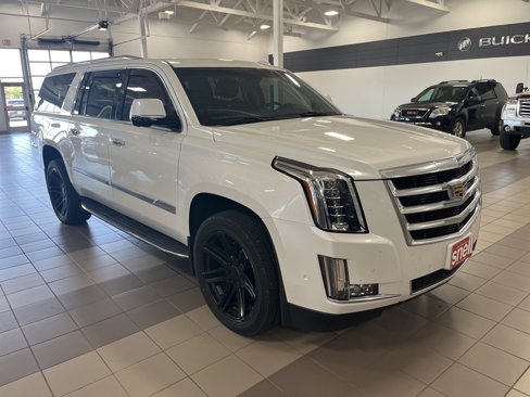 Used 2019 Cadillac Escalade ESV Luxury image 4