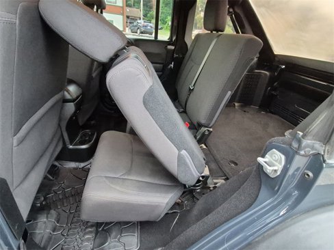 Used 2018 Jeep Wrangler Unlimited Sport image 30