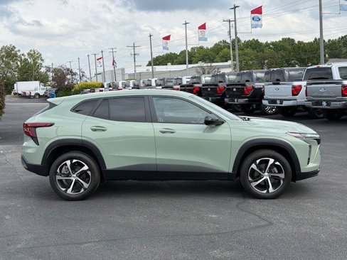 Used 2024 Chevrolet Trax RS w/ Driver Confidence Package image 4