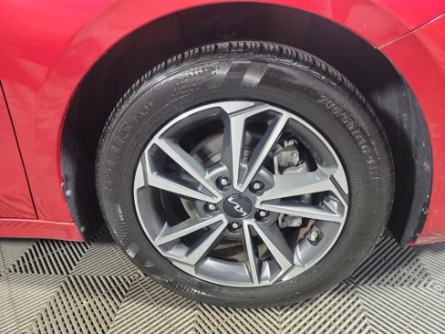 Certified 2023 Kia Forte LXS w/ LXS Technology Package image 3