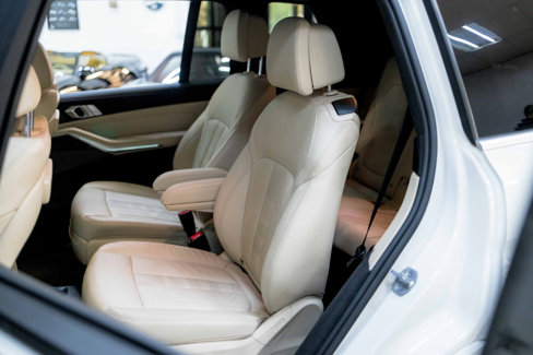Used 2021 BMW X7 xDrive40i w/ Premium Package image 72