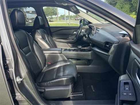 Used 2022 Nissan Rogue SV image 30