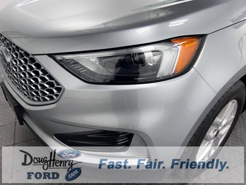 Used 2023 Ford Edge SEL image 11