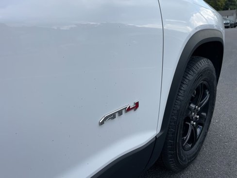 Used 2023 GMC Acadia AT4 w/ Technology Package image 8