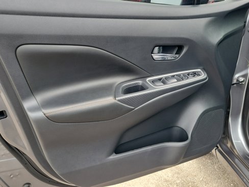 Certified 2021 Nissan Versa SR image 19